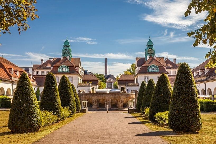 Historischer Sprudelhof in Bad Nauheim mit symmetrischen Gärten